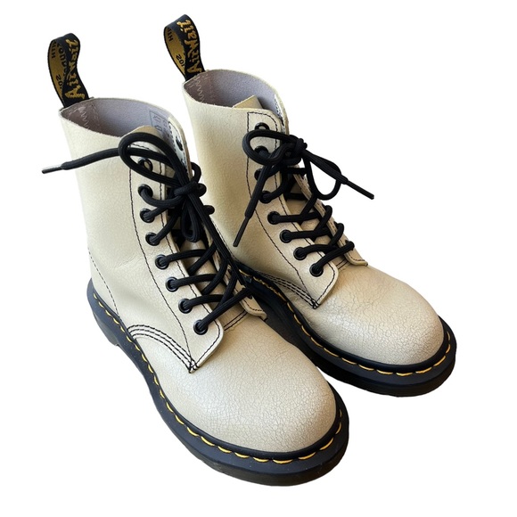 DR. MARTENS Pascal 8 Eyelet Cream Crackle Leather Combat Boots Docs Size US W 5 - Picture 13 of 13